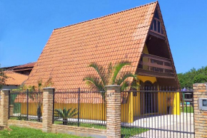 Casa de Praia Chalé Dourado, São Francisco Do Sul